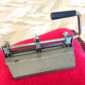 BOSTON 3-HOLE HEAVY DUTY METAL HOLE PUNCH w/ ADJUSTABLE HOLE POSITION